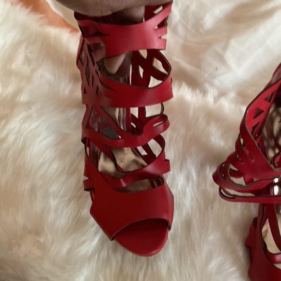 Red heels - Picture 5 of 5
